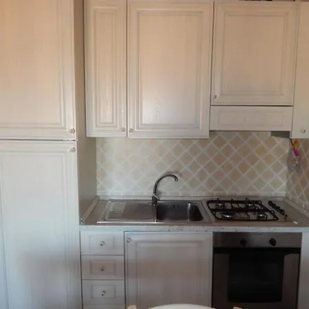 Locazione Turistica Quadri Belvedere Apartman Olbia